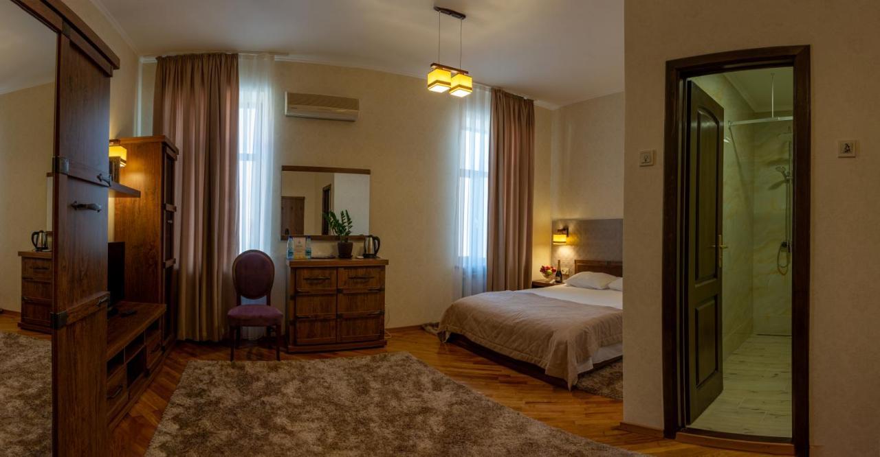 Hotel Star Mukacheve Ngoại thất bức ảnh