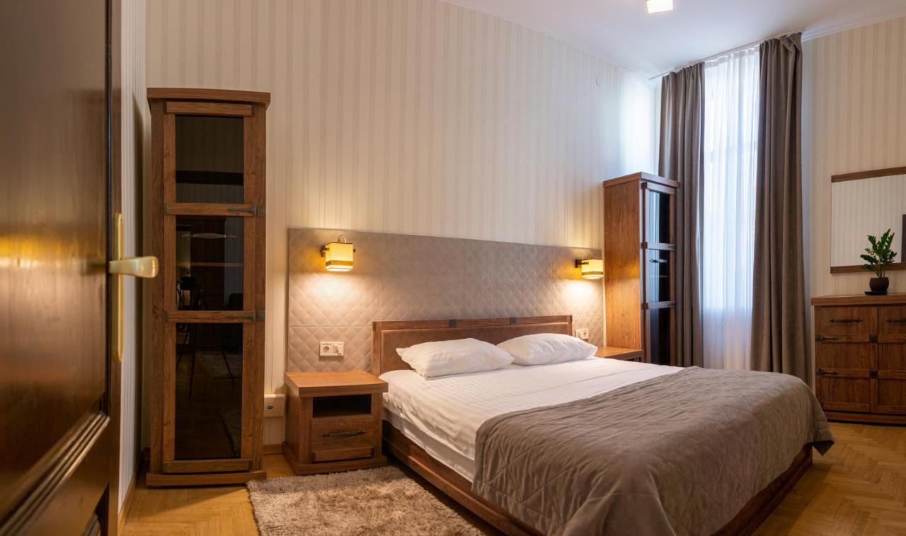 Hotel Star Mukacheve Ngoại thất bức ảnh