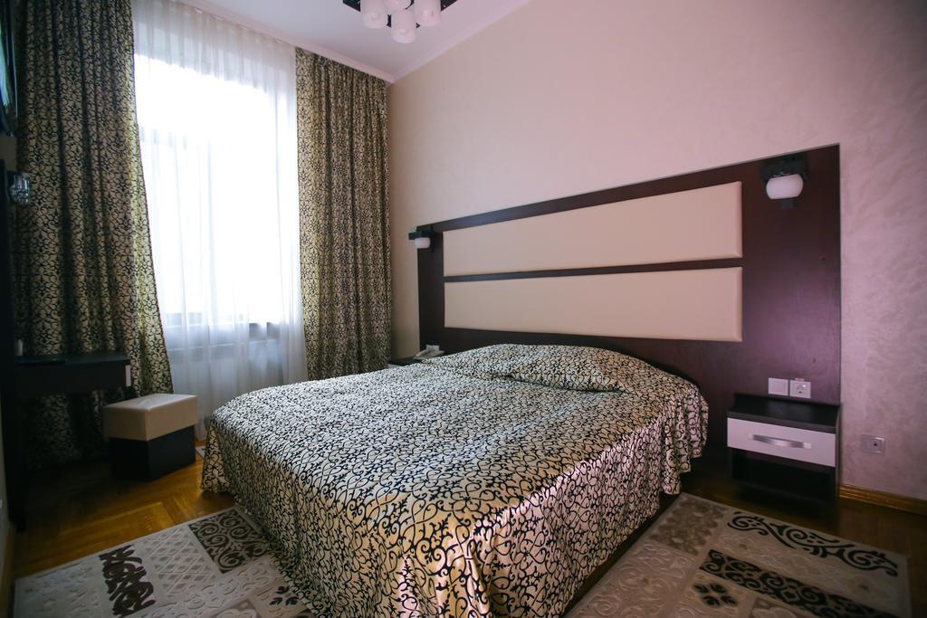 Hotel Star Mukacheve Ngoại thất bức ảnh